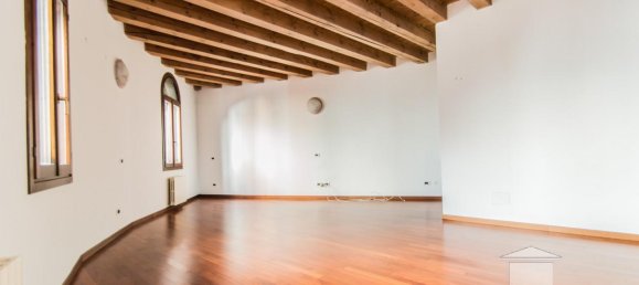 7-salle Appartement à Vicenza, Italy No. 231759 3