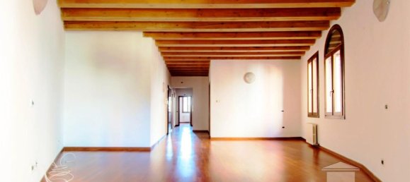 7-salle Appartement à Vicenza, Italy No. 231759 8