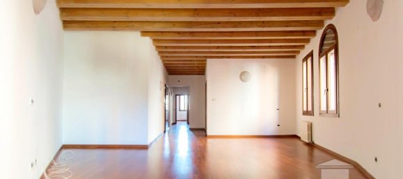 7-salle Appartement à Vicenza, Italy No. 231759 4