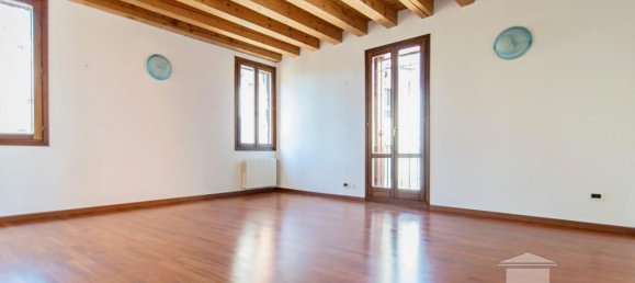 7-salle Appartement à Vicenza, Italy No. 231759 5