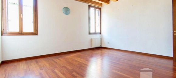 7-salle Appartement à Vicenza, Italy No. 231759 17