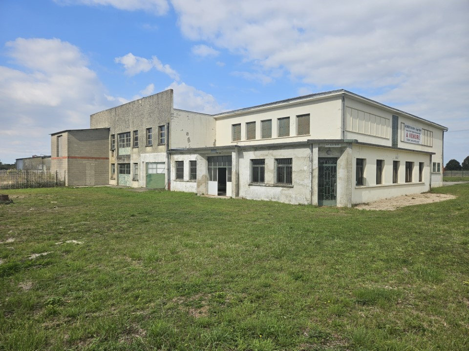 1640m² Commercial property in Brienne-le-Chateau, France No. 236844