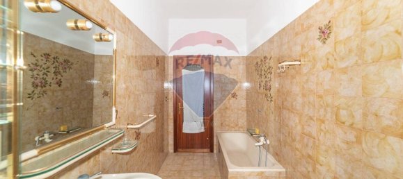 8 rooms Apartment in Catania, Italy No. 109347 16