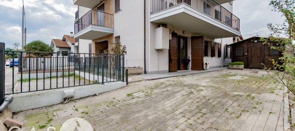 Apartamento de 2 dormitorios en Cervia, Italy No. 101854 12