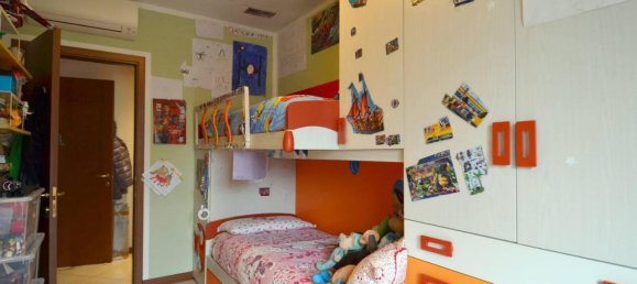 Apartamento de 3 habitaciónes en San Martino in Strada, Italy No. 23837 11