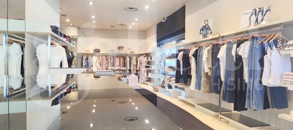  عقار تجاري في Albignasego, Italy 137متر مربع رقم 313271 2