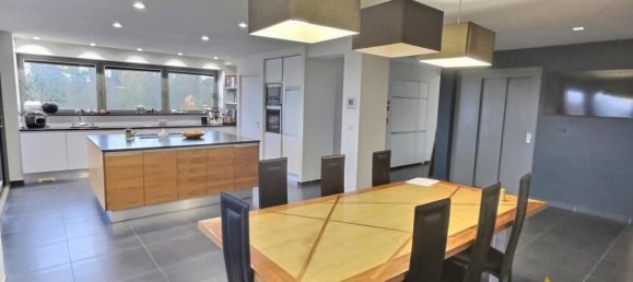 4 bedrooms House in Cambrai, France No. 158729 10