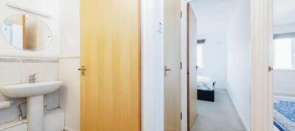 1 bedroom Apartment in Hounslow, United Kingdom No. 10937 9
