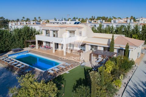 Casa de 6 dormitorios en Lagoa, Portugal No. 255634