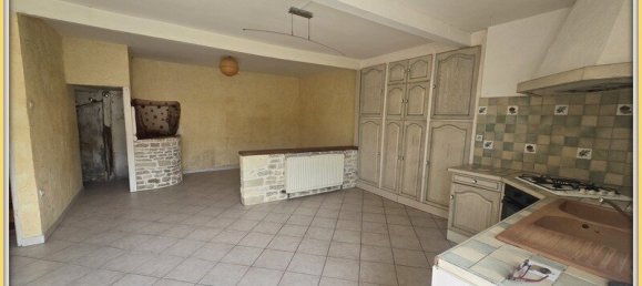 Casa de 2 dormitorios en Aumagne, France No. 282301 2