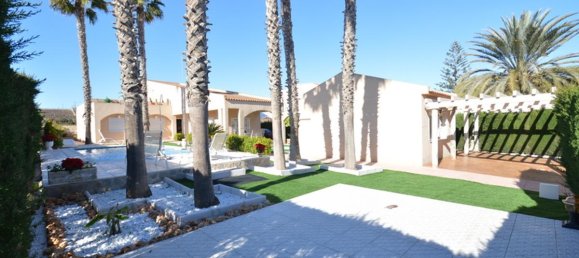 5 غرف نوم فيلا في Torrevieja, Spain رقم 13024 2