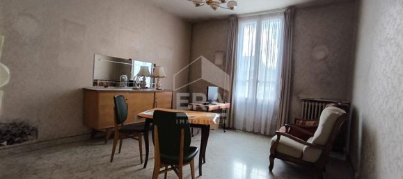 3 bedrooms House in Soissons, France No. 232131 2