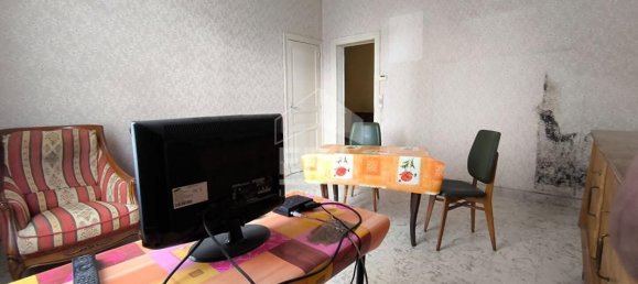 3 bedrooms House in Soissons, France No. 232131 3