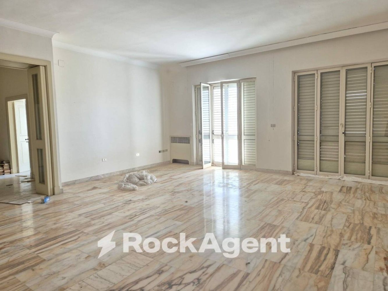 6 Schlafzimmer Wohnung in Trepuzzi, Italy, Nr. 304513