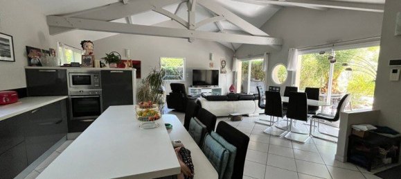 3 bedrooms Villa in Biscarrosse, France No. 316184 4