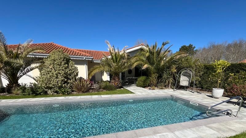 3 bedrooms Villa in Biscarrosse, France No. 316184