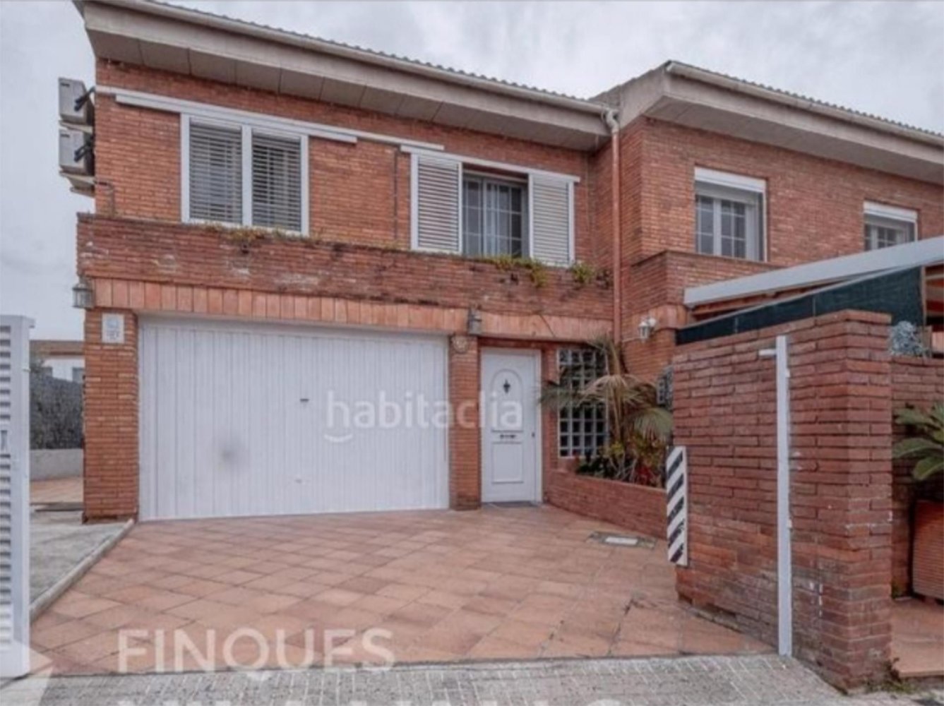 Moradia em banda T4 em Palau-Solita I Plegamans, Spain N.º 147136