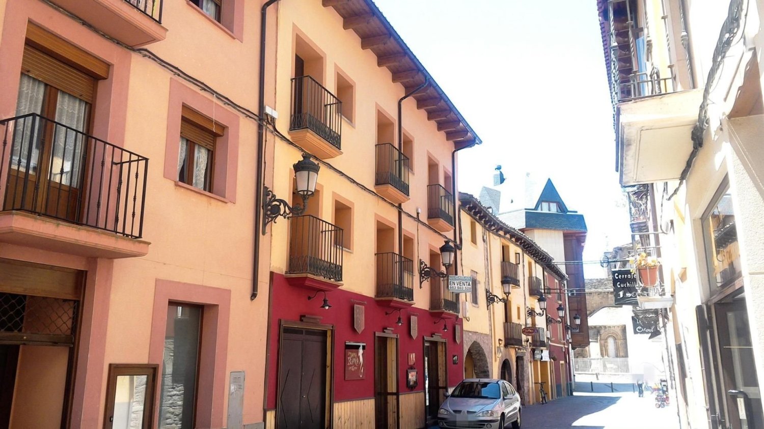 Дуплекс с 2 спальнями в Хака, Испания № 202230