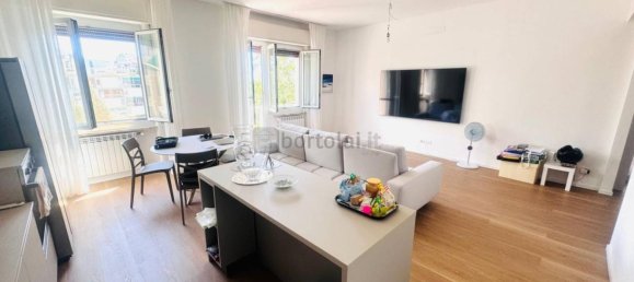 3 Schlafzimmer Wohnung in Genoa, Italy, Nr. 287255 5