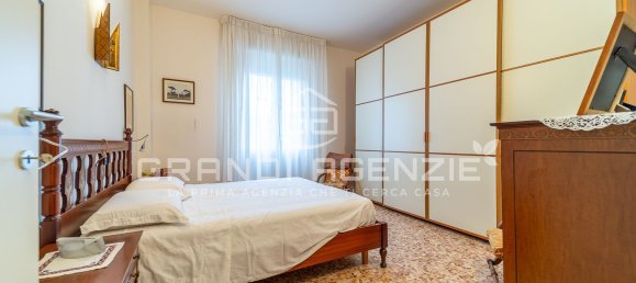 4 bedrooms Apartment in Parma, Italy No. 330186 9