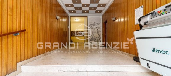 4 bedrooms Apartment in Parma, Italy No. 330186 2