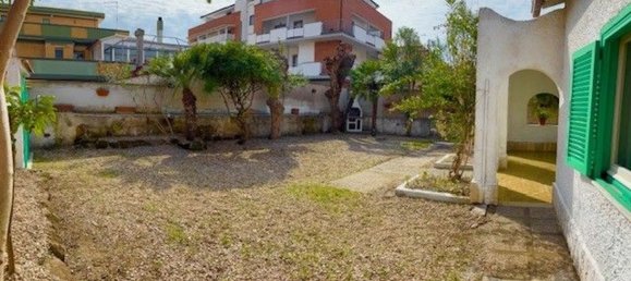 Дом с 3 комнатами в Фьюмичино, Италия № 94651 27