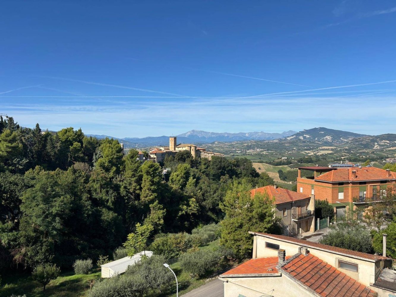 3 bedrooms Apartment in Castorano, Italy No. 403509