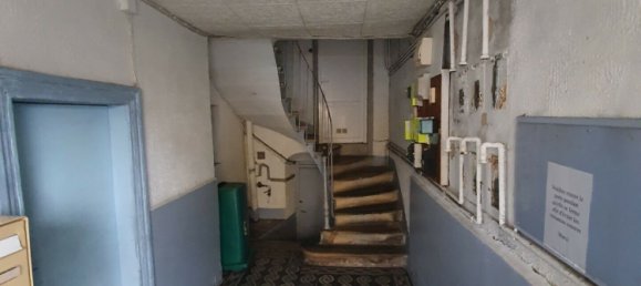 Edificio en Montelimar, France No. 195539 4