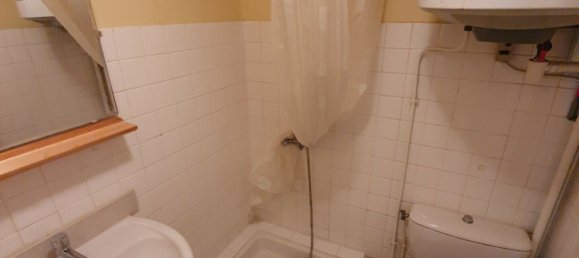 Edificio en Montelimar, France No. 195539 5