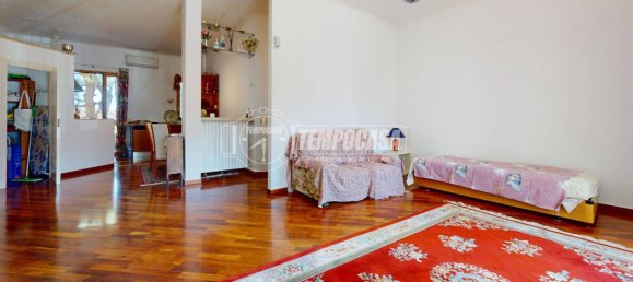 2 bedrooms Apartment in Bari, Italy No. 301865 2
