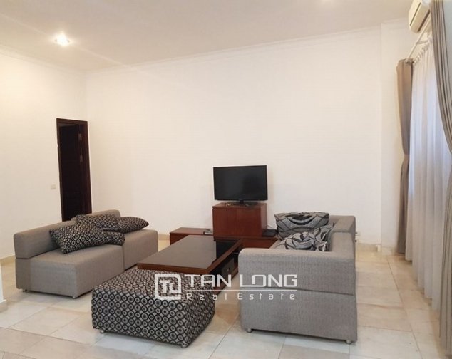 Villa de 5 dormitorios en Tay Ho, Vietnam No. 1855