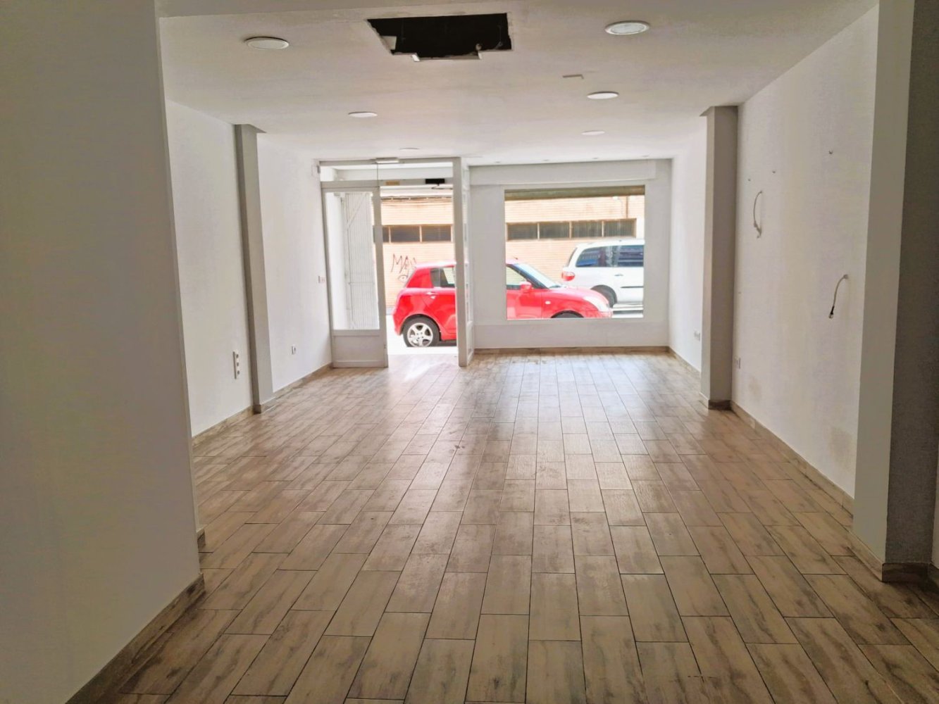 Propiedad comercial en Alicante, Spain 83 m² No. 150361