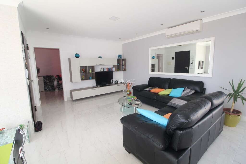 4 bedrooms Penthouse in Qala, Malta No. 5687