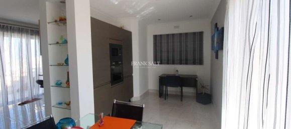 4 bedrooms Penthouse in Qala, Malta No. 5687 4