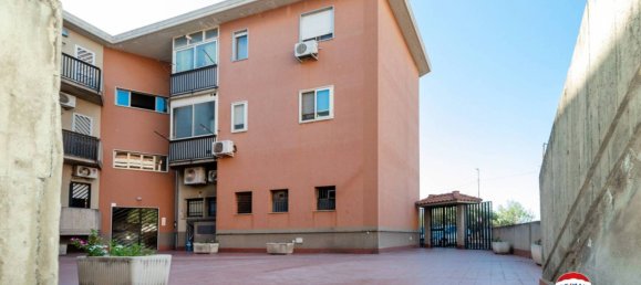 2 bedrooms Apartment in Catania, Italy No. 127429 5