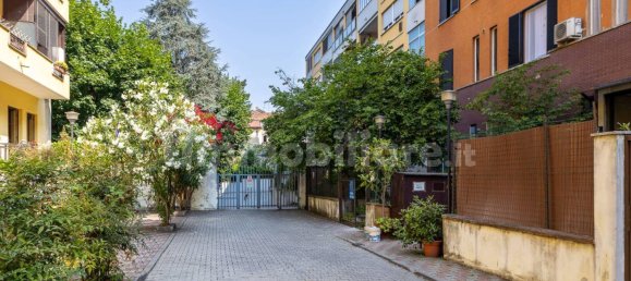 Studio in Milan, Italy No. 246114 17