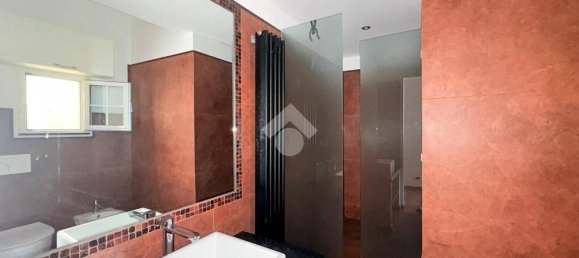 Квартира с 2 спальнями в Савона, Италия № 381063 15