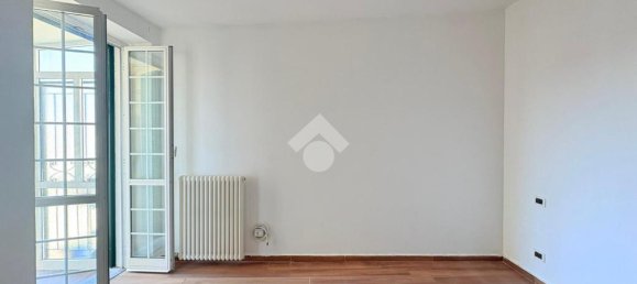 Квартира с 2 спальнями в Савона, Италия № 381063 22