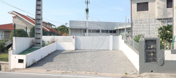 Здание 950м² в Санта Эулалия, Португалия № 176436 7