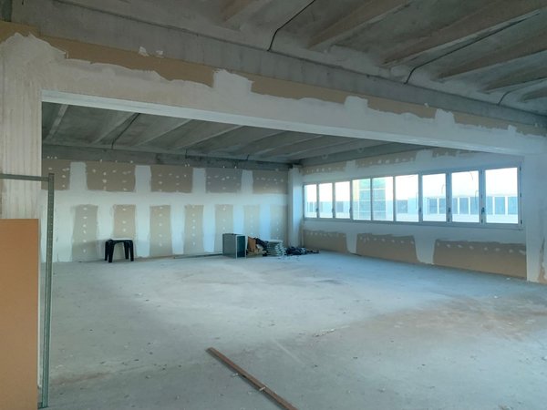 325m² Office in Castel Maggiore, Italy No. 227091