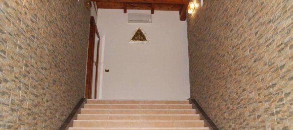 5-salle Appartement à Monreale, Italy No. 27981 30