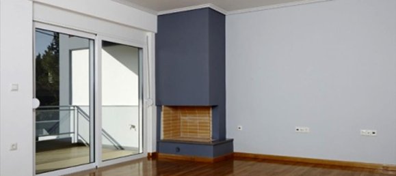  T4 em Spata-Loutsa, Greece N.º 6894 4