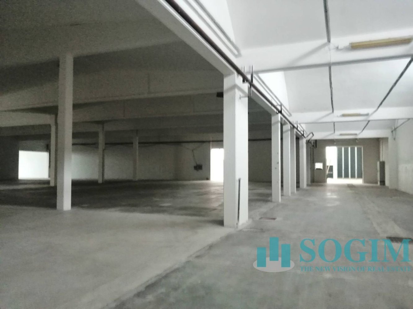 Lagerhaus in Robecchetto con Induno, Italy 12000m², Nr. 133322