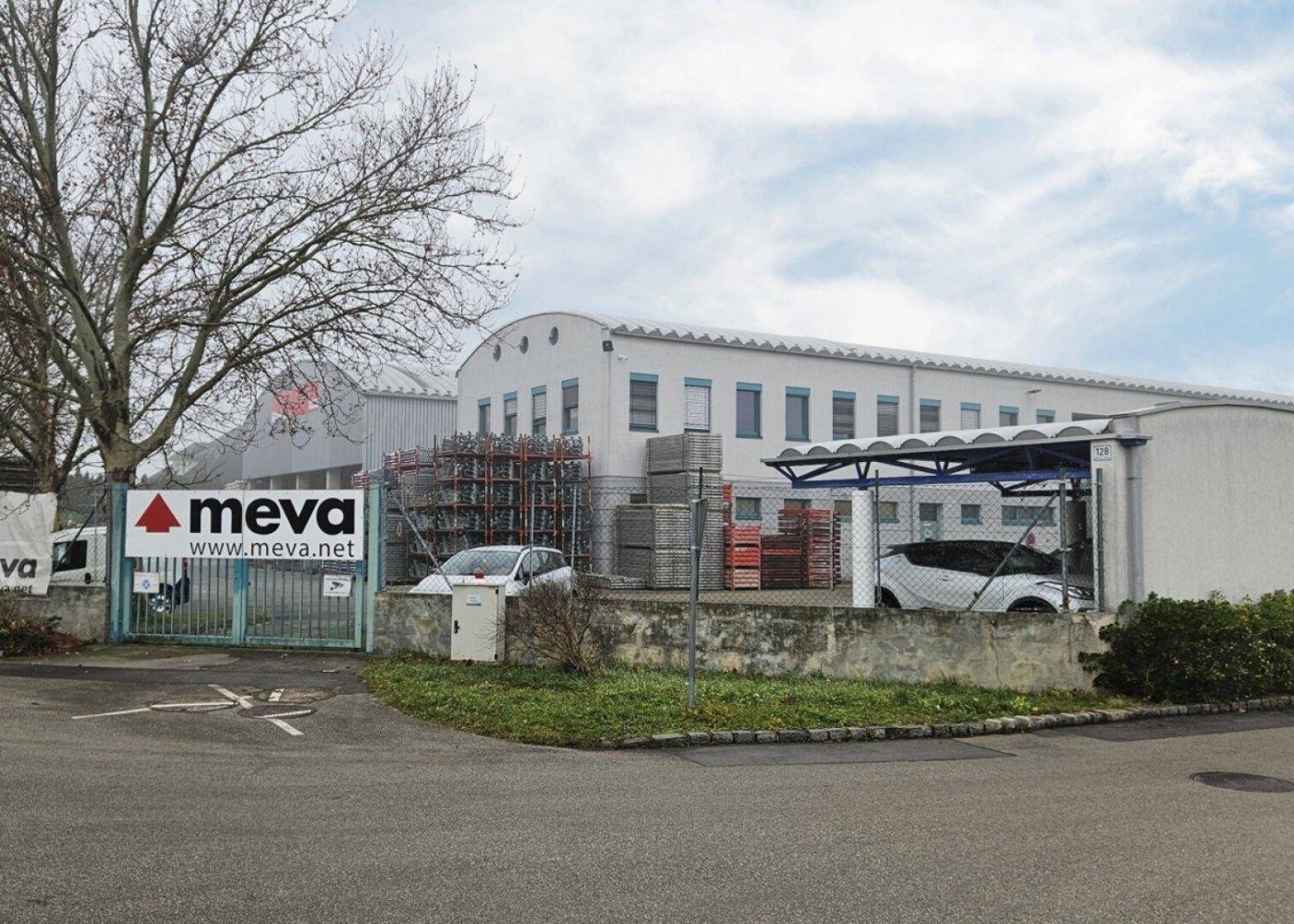 3450m² Office in Pfaffstatten, Austria No. 115317