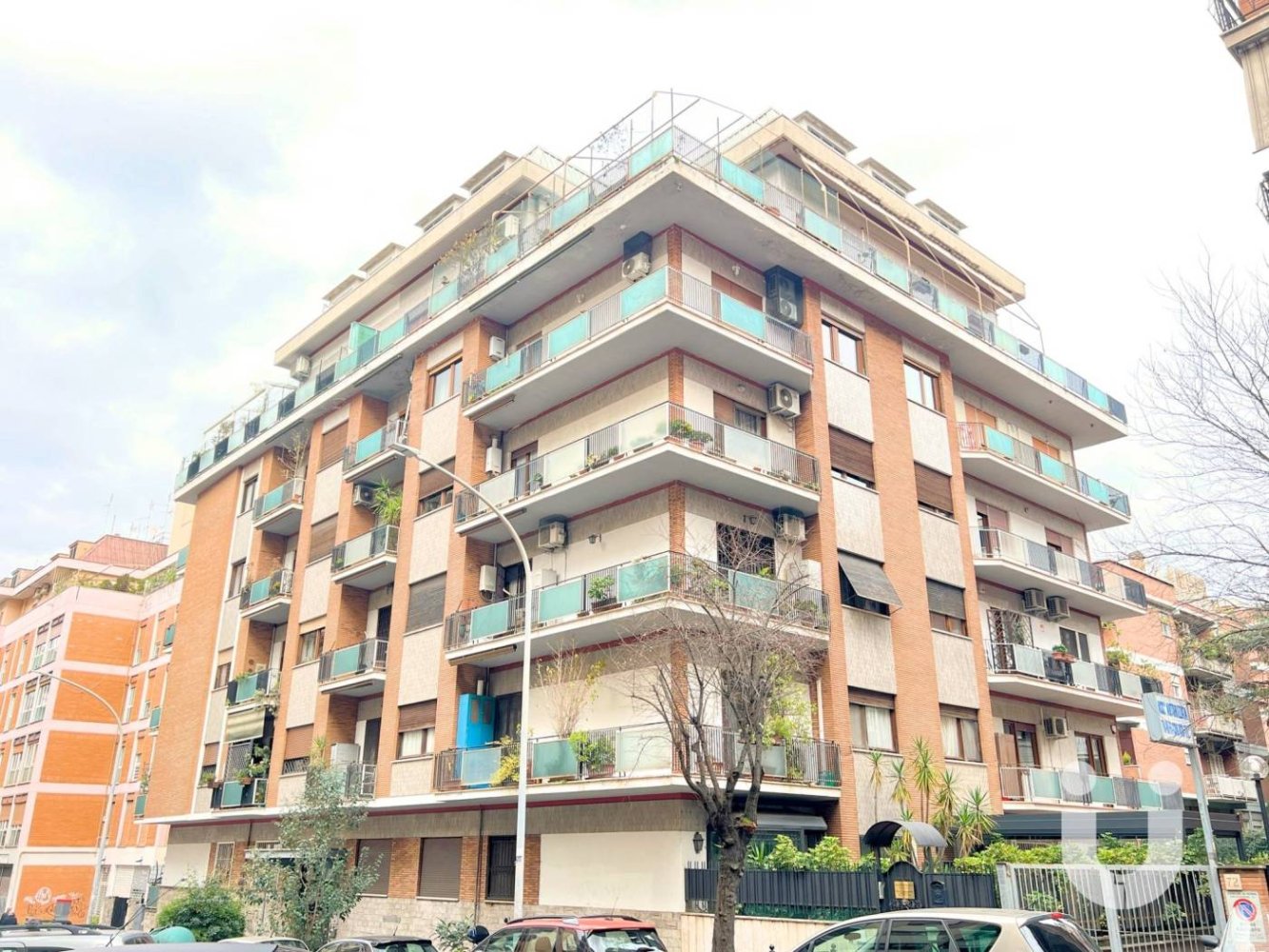 2 bedrooms Apartment in Rome, Italy No. 121209