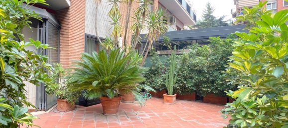 2 bedrooms Apartment in Rome, Italy No. 121209 2