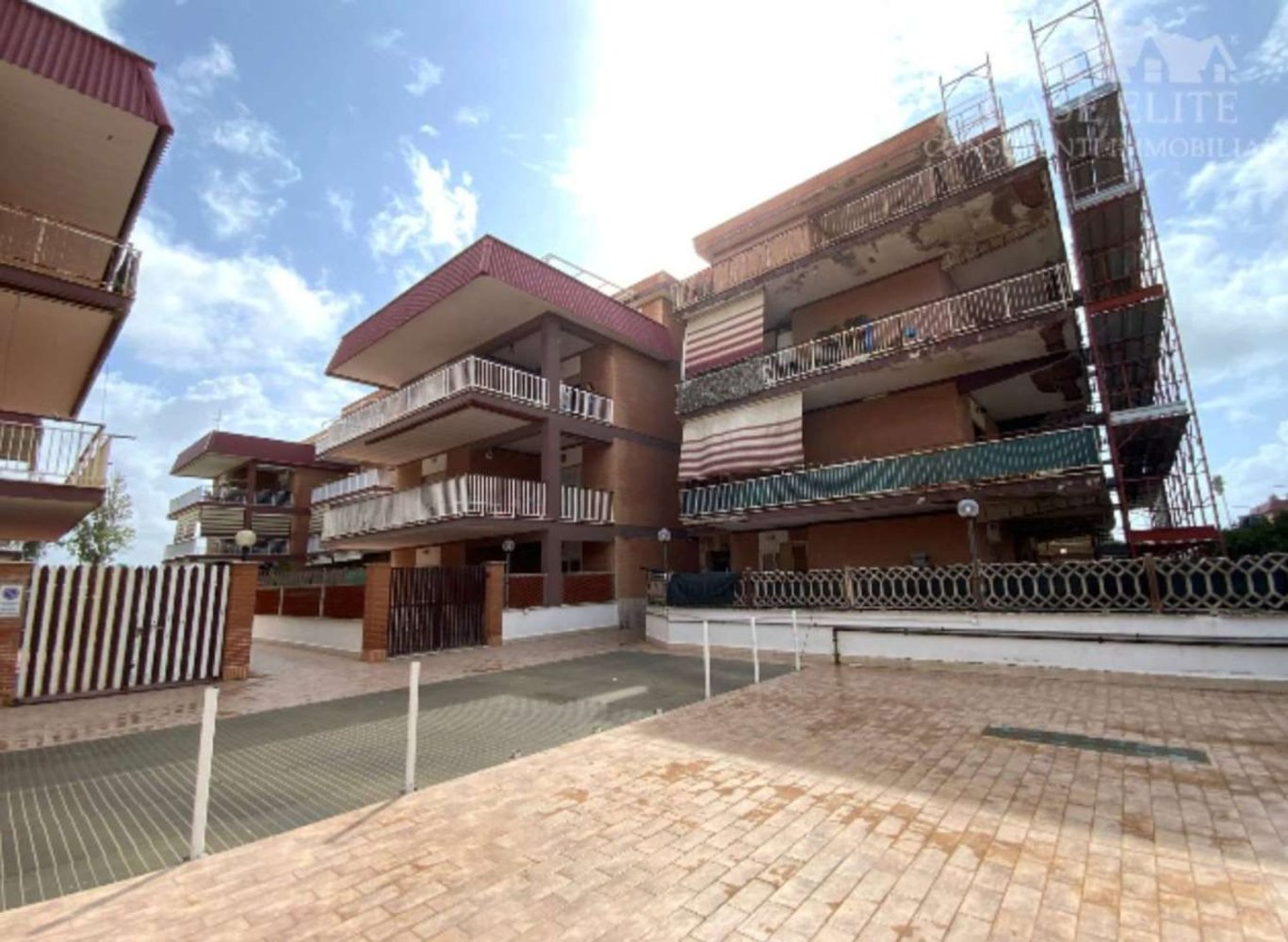 Apartamento de 3 dormitorios en Pomezia, Italy No. 334081