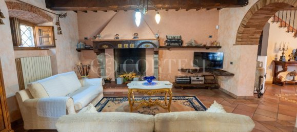3 bedrooms Villa in Arezzo, Italy No. 264804 9