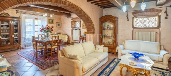 3 bedrooms Villa in Arezzo, Italy No. 264804 8