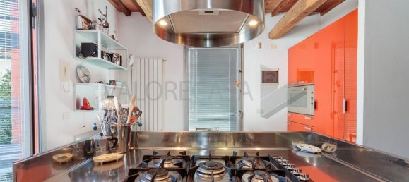 14 rooms Villa in Carrara, Italy No. 45785 3